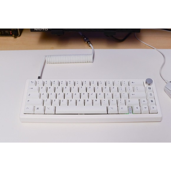 Custom modded mechanical keyboard GMK67 65% Lubed Switches thocky hot-swap RGB - Picture 5 of 10